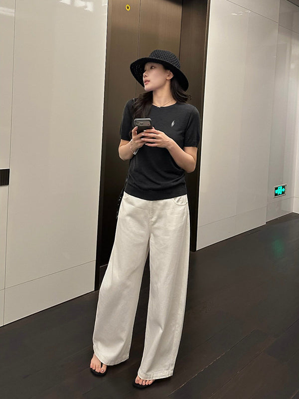 Embroidered Round Neck Knit Top R31170