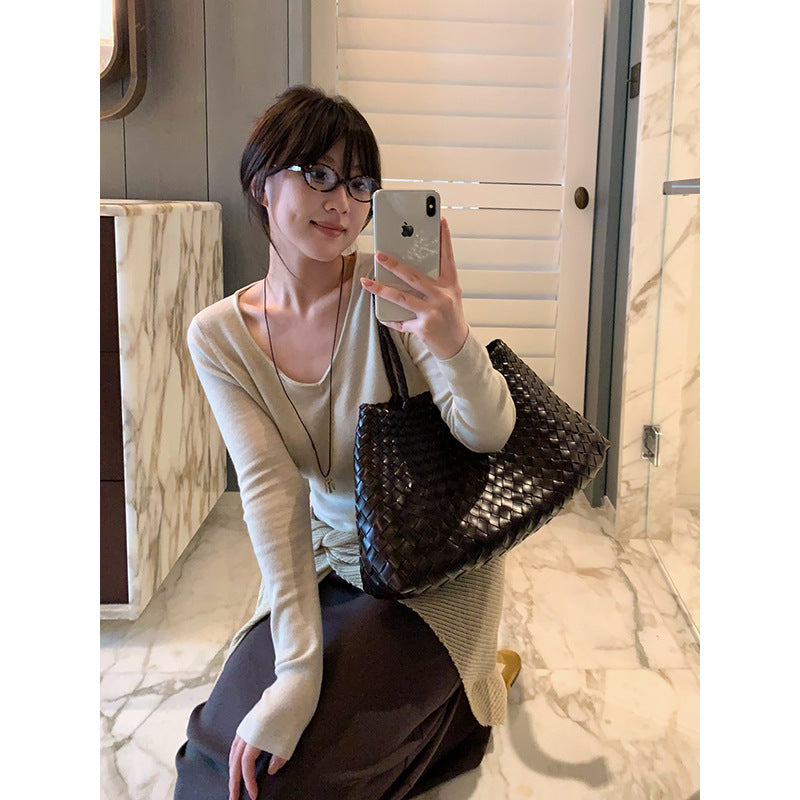 Simple V-Neck Knit Top R31185