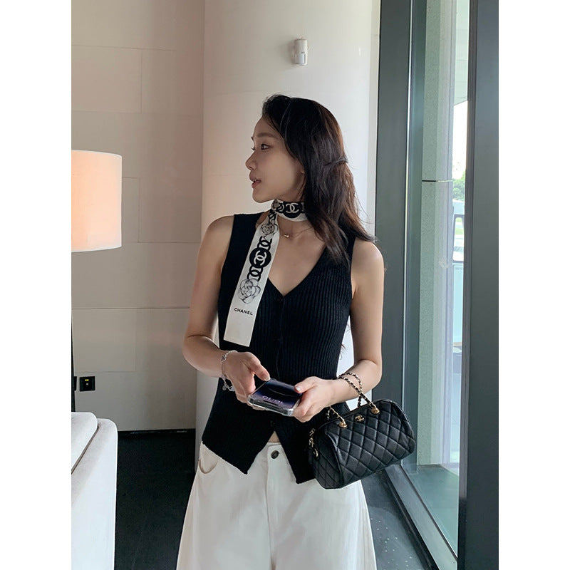 V-neck Knit Vest R31111