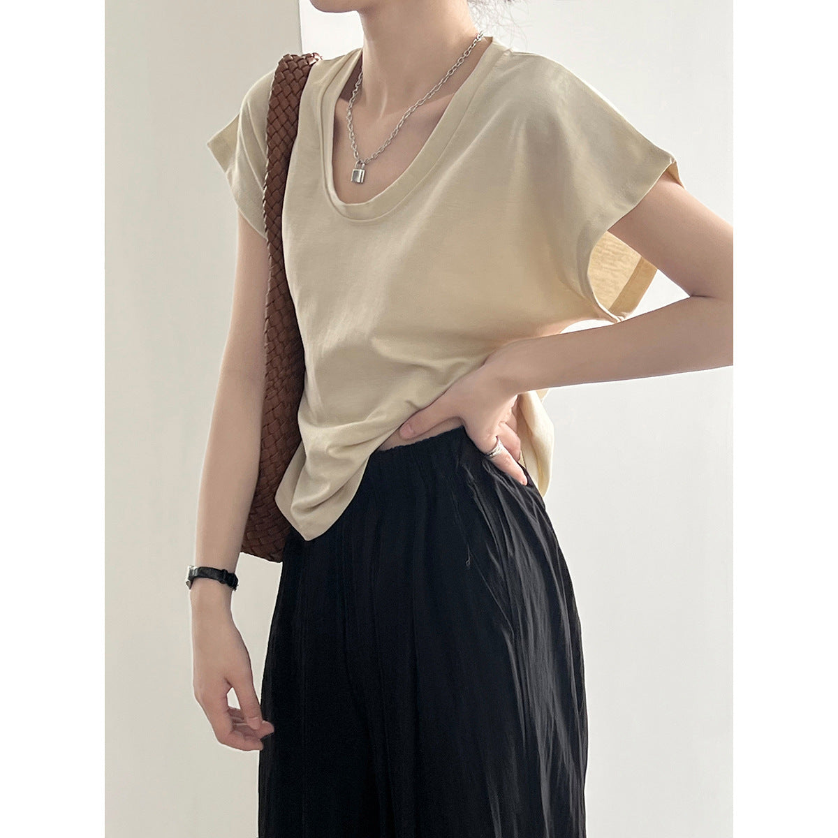 Simple U-neck Short Sleeve RH012974