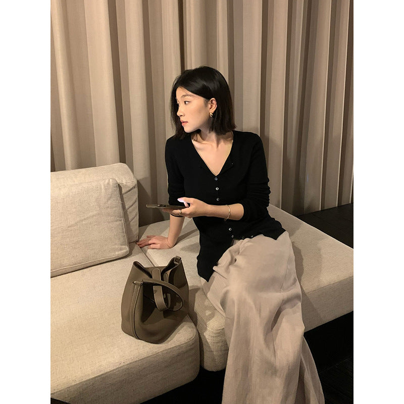 Merino Wool V-Neck Knit Cardigan R31164