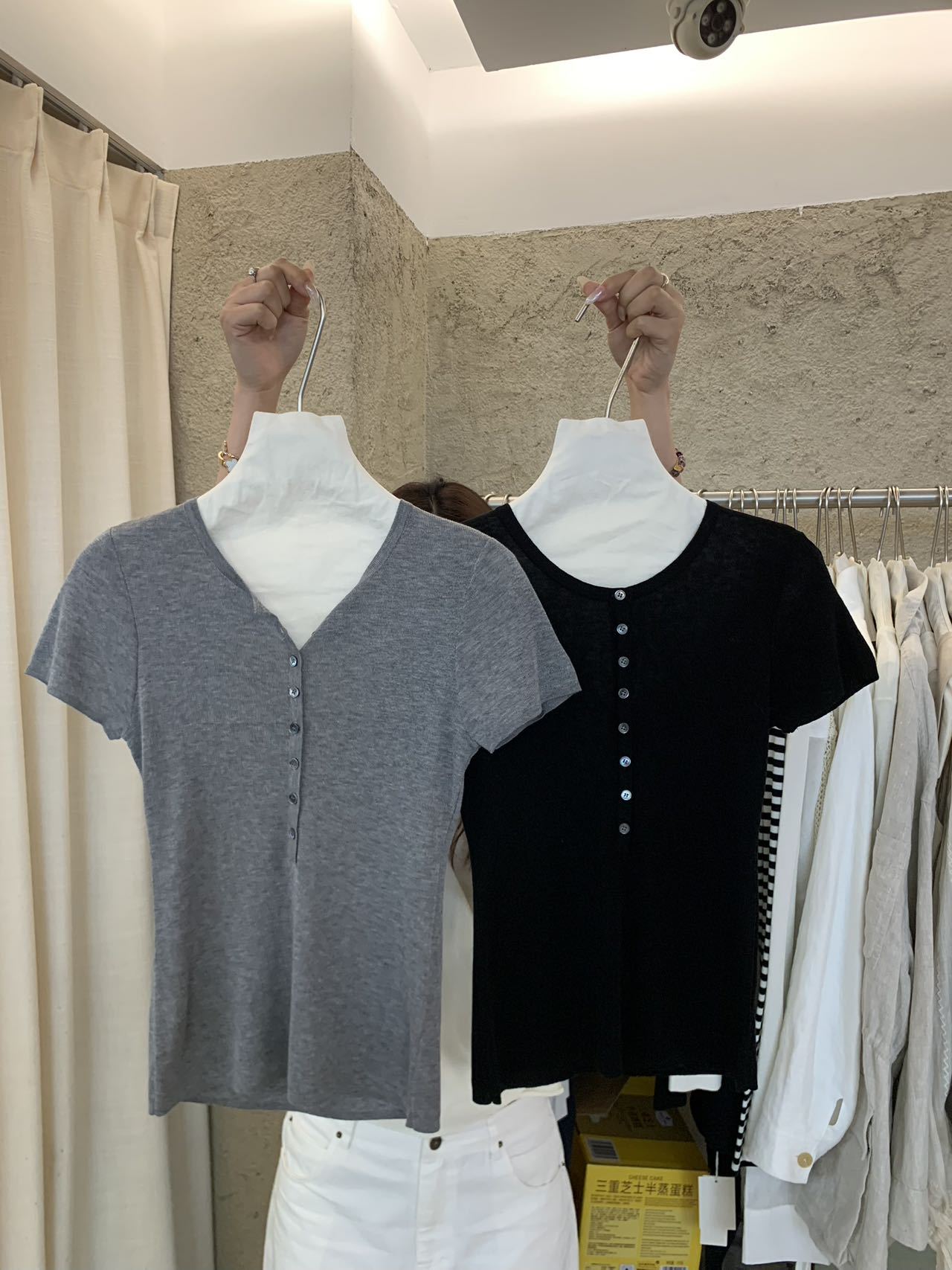 Henley Neck Short Sleeve Knit Top R31147