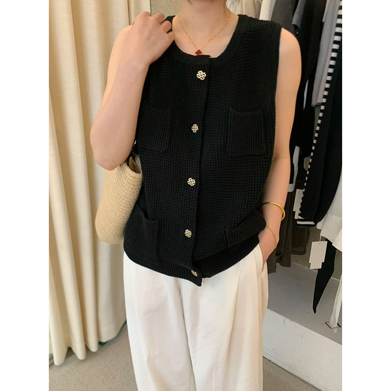 Buttoned Knit Vest R31173