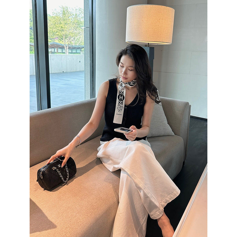 V-neck Knit Vest R31111