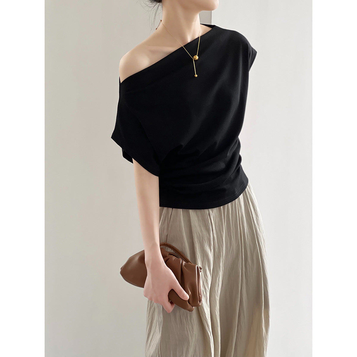 Off-the-shoulder T-shirt RH012975